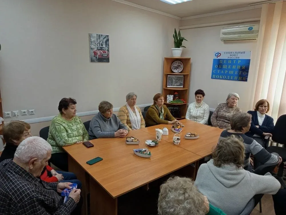«Путешествия» по традициям народов России в центрах общения старшего поколения ЛНР  📚В Год единства 