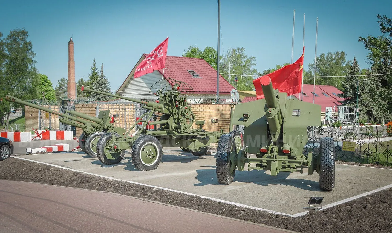 В Фокинском районе появилась мемориальная площадка с оружием Победы  Военная мемориальная площадка с