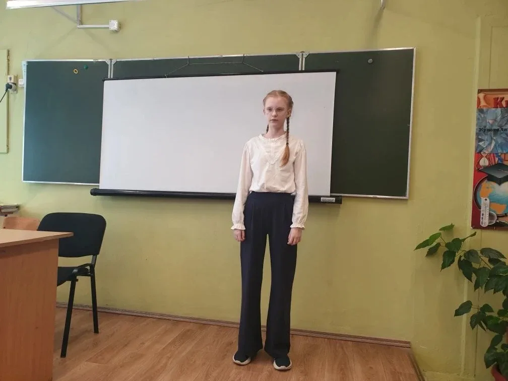В среду в нашей школе прошёл конкурс, посвящённый Дню Победы, — «Поэтический салют Победе».  Ребята 