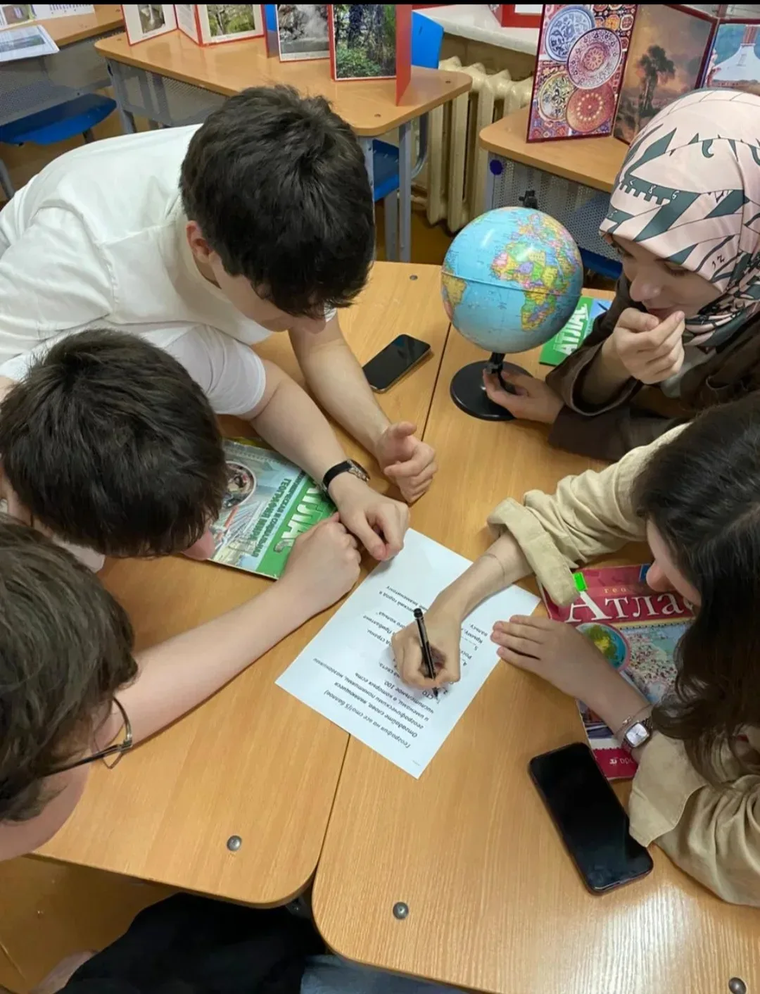 🌙 Ночь в лицее: традиция, которую мы все ждём  Это не просто мероприятие. Это маленькая жизнь, умест