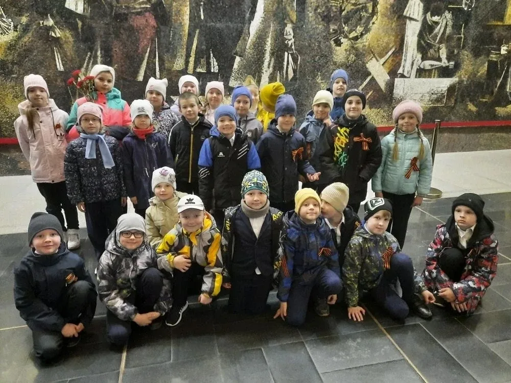 Учащиеся 1а, 1в, 1в (доп), 1г, 1г (доп.), 2а, 2б, 2г, 3б классов  посетили Музей "Монумент героическ