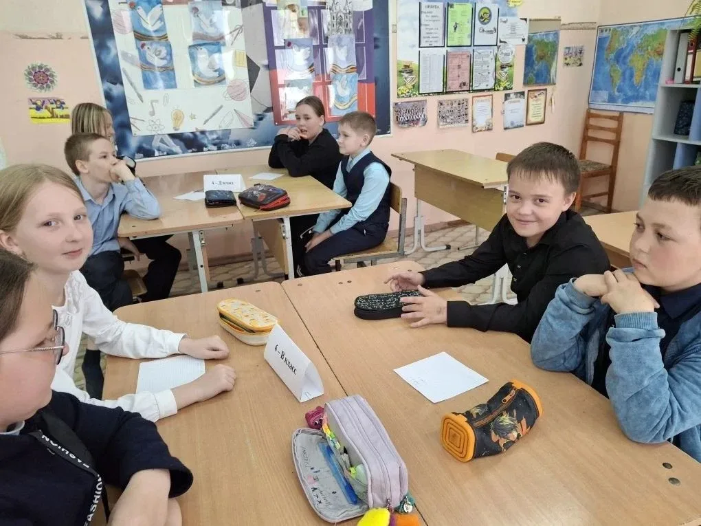 Для 4-х классов прошла викторина "Занимательная математика", целью которой было формирование интерес