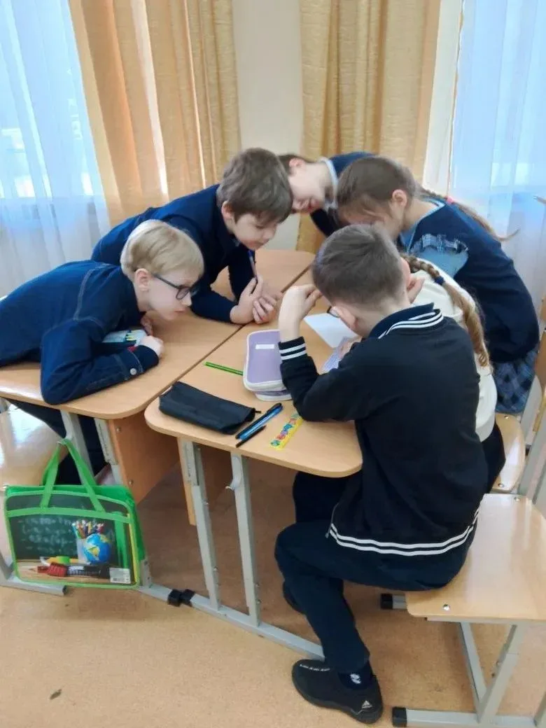 Для 2-ых классов состоялся  "Марафон задач". Ребята должны были не только решать задачи, но и следит