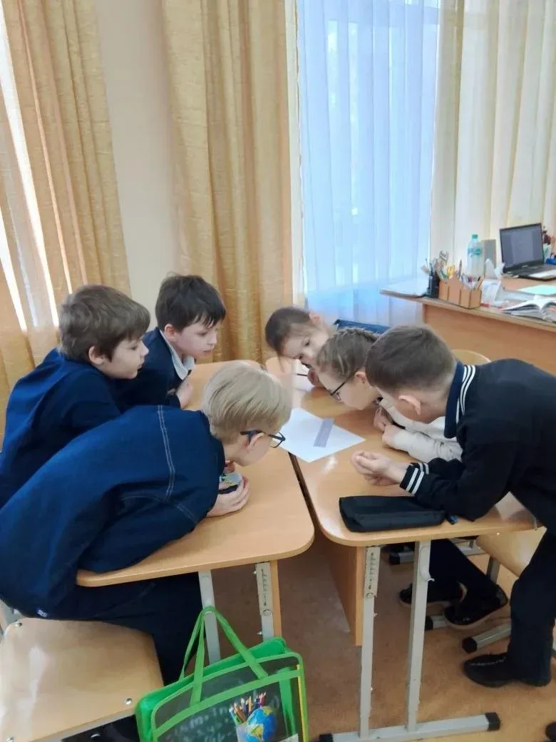 Для 2-ых классов состоялся  "Марафон задач". Ребята должны были не только решать задачи, но и следит