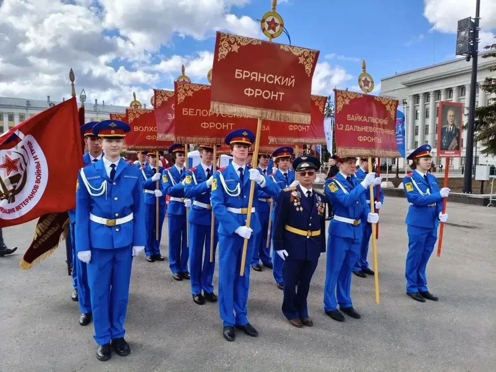 ⚡️Сегодня, 9 мая 2026 года, на Театральной площади Кирова прошёл торжественный парад в честь 81‑й го