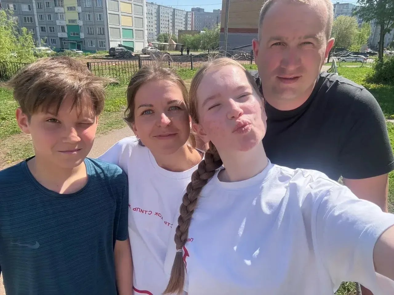 "СЕМЕЙНАЯ ЗАРНИЦА"  На днях в нашем городе на базе школы №47 прошёл муниципальный этап военно‑патрио