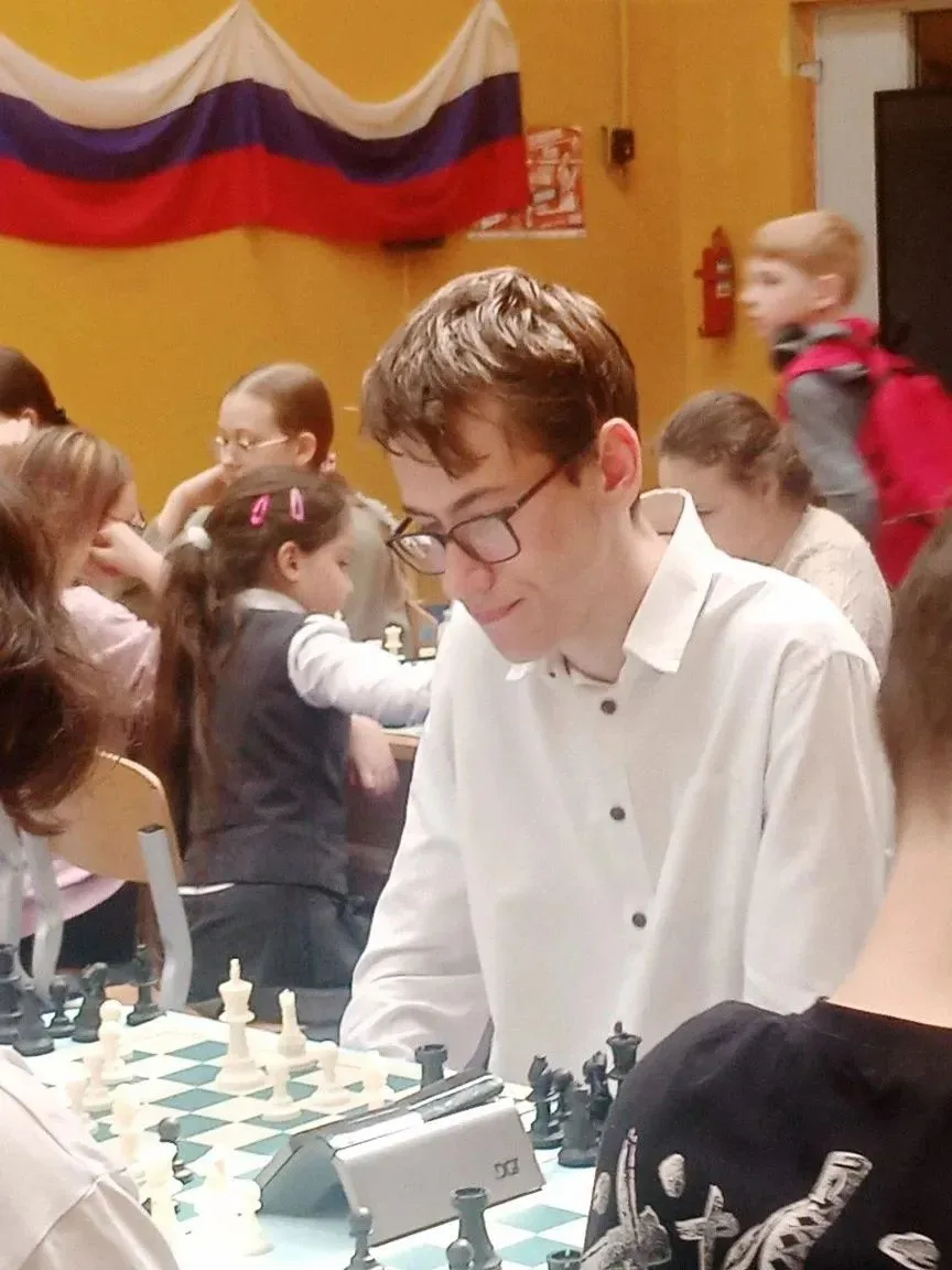 Гордость за наших! ♟️💪 Хотим поздравить чемпионов нашей школы — Локис Дарину, Головкова Георгия и Бу