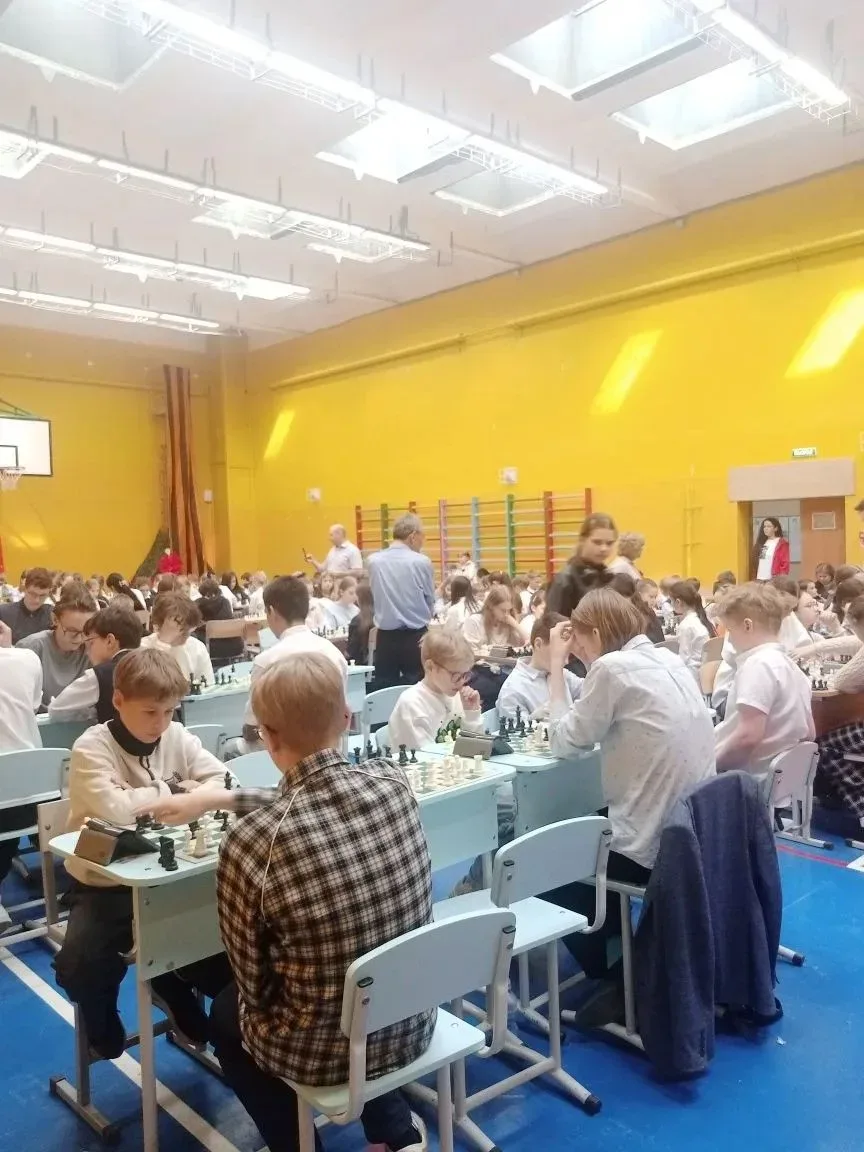 Гордость за наших! ♟️💪 Хотим поздравить чемпионов нашей школы — Локис Дарину, Головкова Георгия и Бу