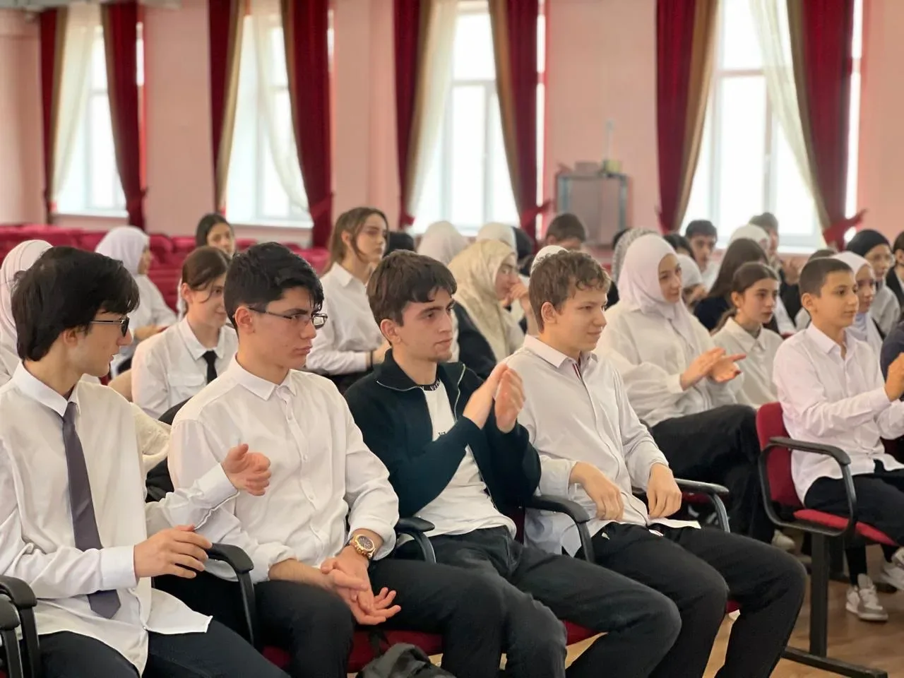 27 и 28 апреля 2026 года в МБОУ «СОШ N 26»состоялись родительские собрания и профилактические меропр
