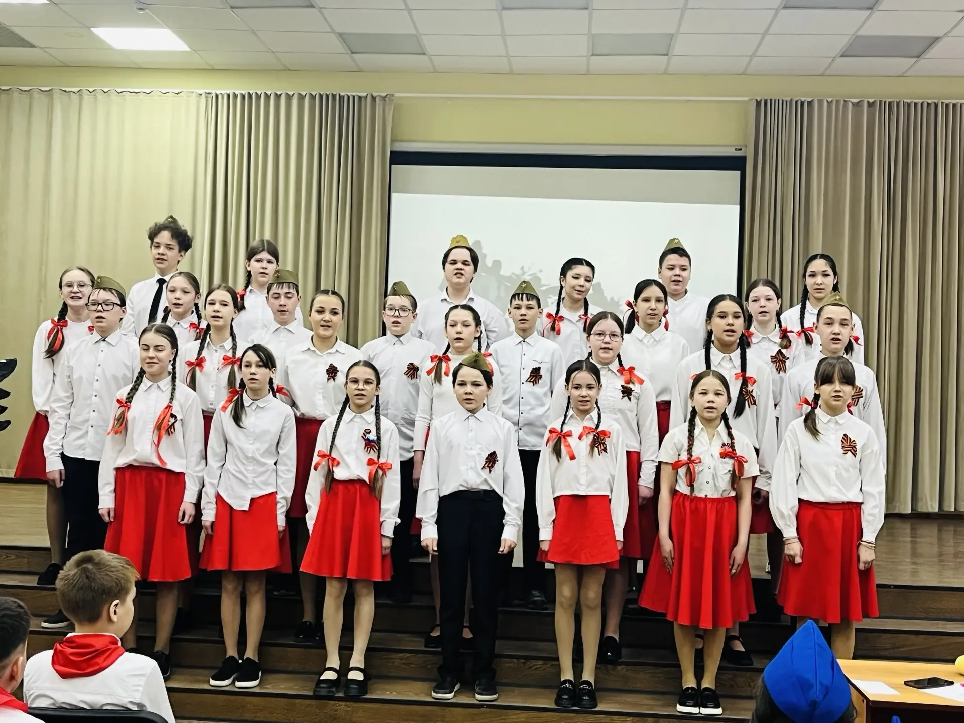 РОДИНА. ЧЕСТЬ. СЛАВА🕊️  Война. Четыре долгих года. 1418 дней. Если в память о каждом убитом солдате 