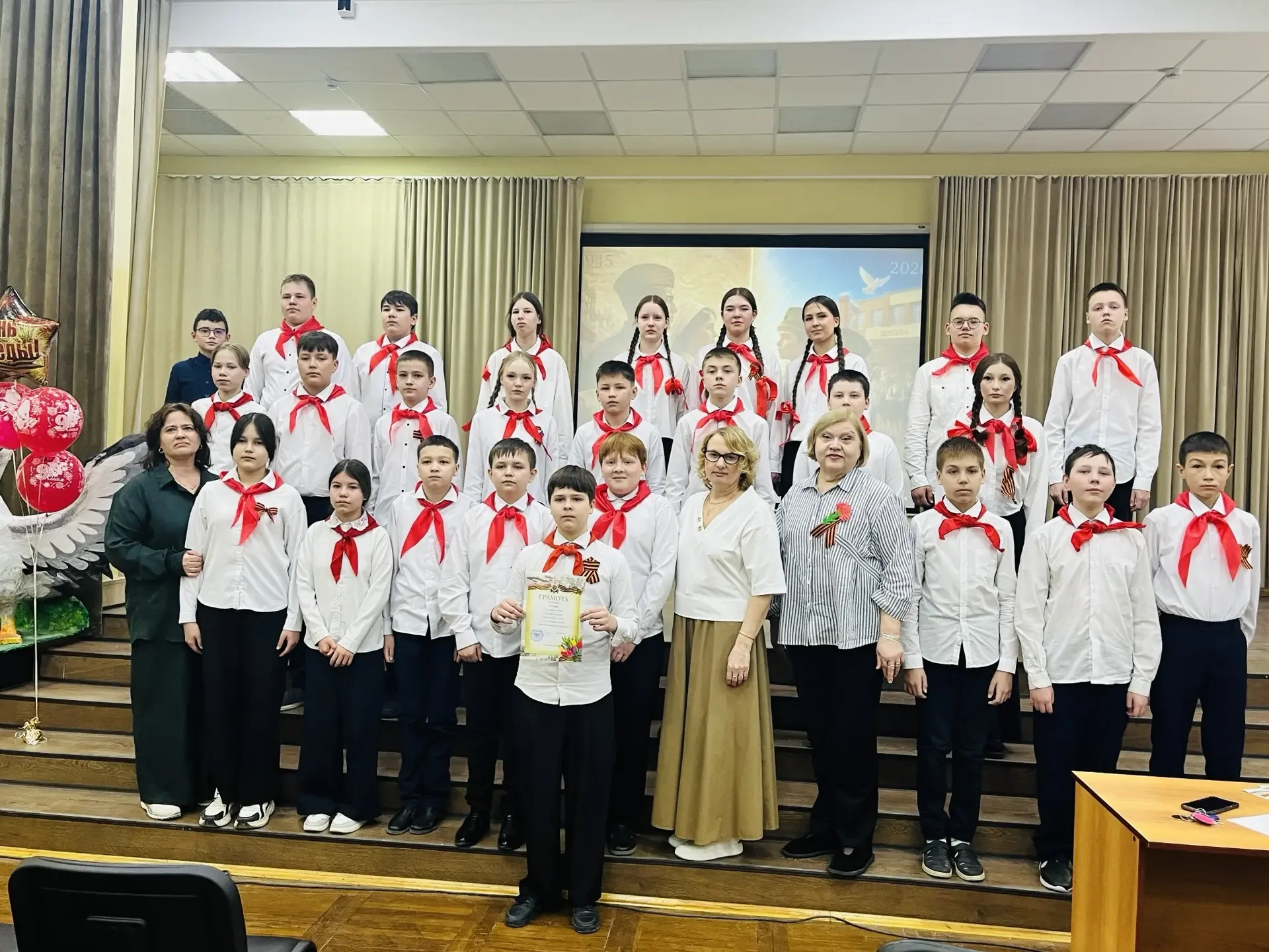 РОДИНА. ЧЕСТЬ. СЛАВА🕊️  Война. Четыре долгих года. 1418 дней. Если в память о каждом убитом солдате 