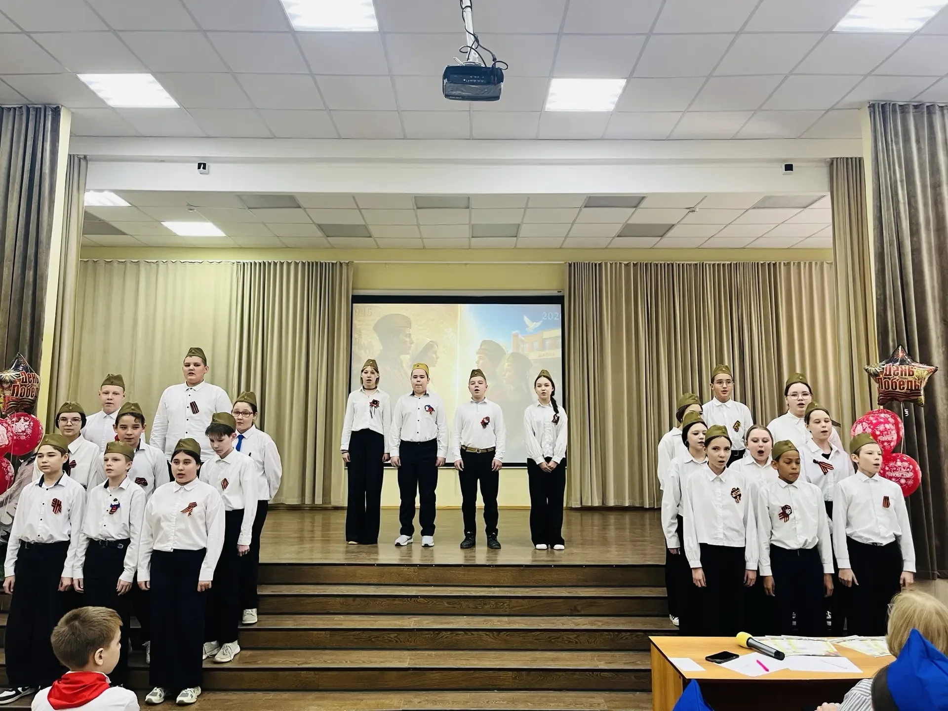 РОДИНА. ЧЕСТЬ. СЛАВА🕊️  Война. Четыре долгих года. 1418 дней. Если в память о каждом убитом солдате 