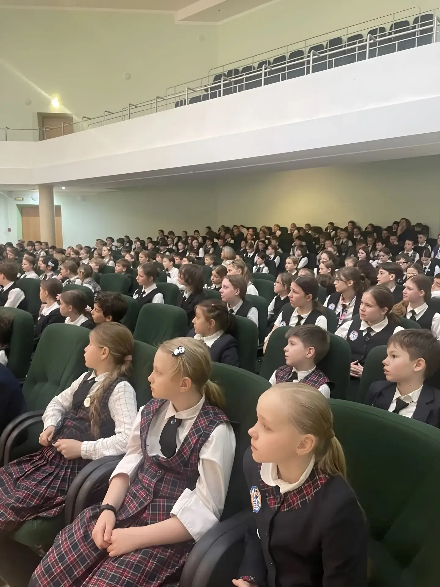 ВЕТЕР РАДОСТИ В ШКОЛЕ: КАК МЫ ОТКРЫВАЛИ СМЫСЛЫ ЧЕРЕЗ СКАЗОЧНЫЕ МИРЫ.  15 апреля на территории Книжно