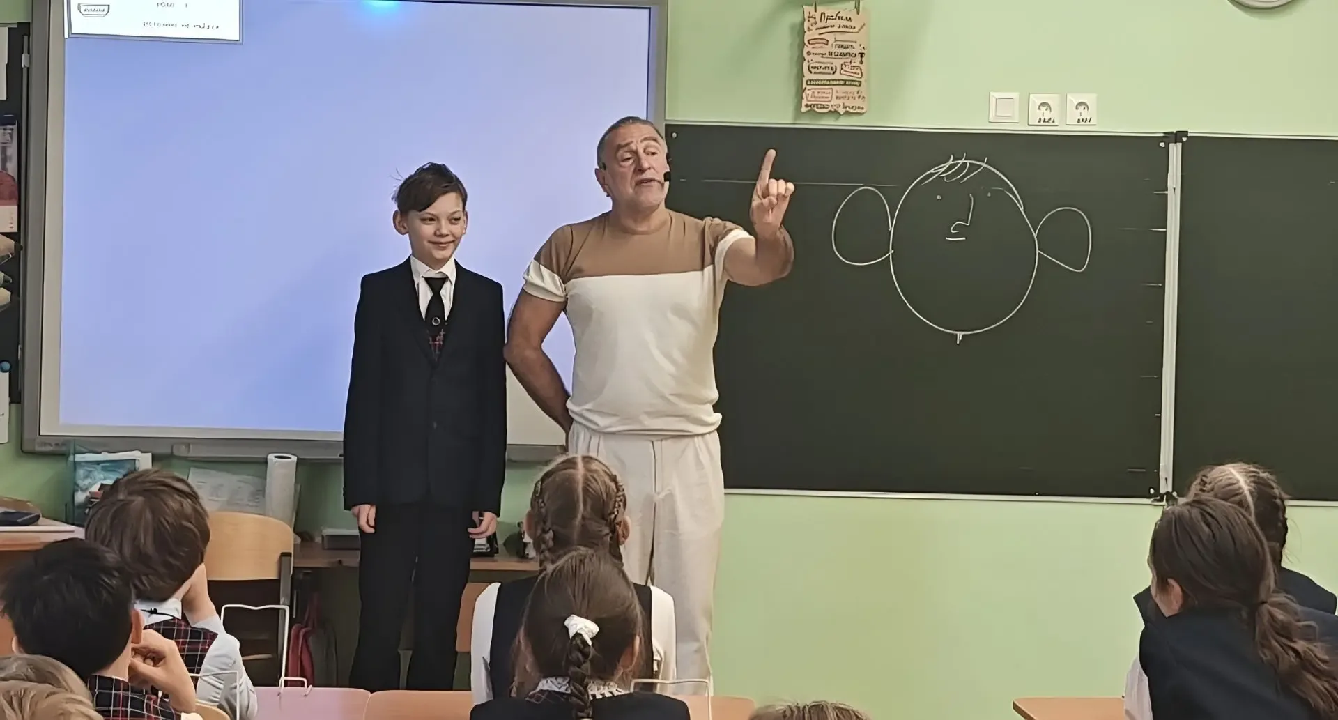 НЕЗАБЫВАЕМАЯ ВСТРЕЧА 3"В" С ПАПОЙ СМЕШАРИКОВ   🪛🔧Да‑да, с тем самым автором, который подарил нам люб