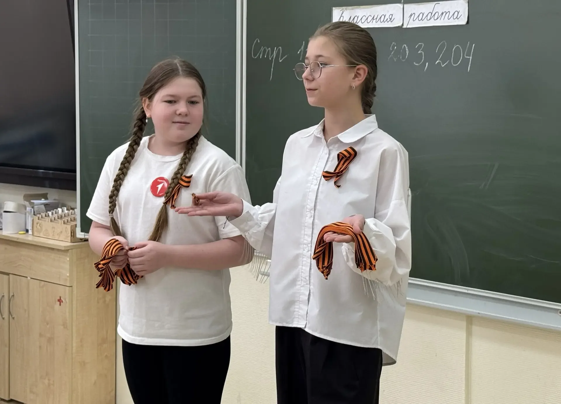 Символы памяти: как наша школа готовилась к 9 Мая 🧡🕊️  За неделю до Дня Победы в школе стартовала ак