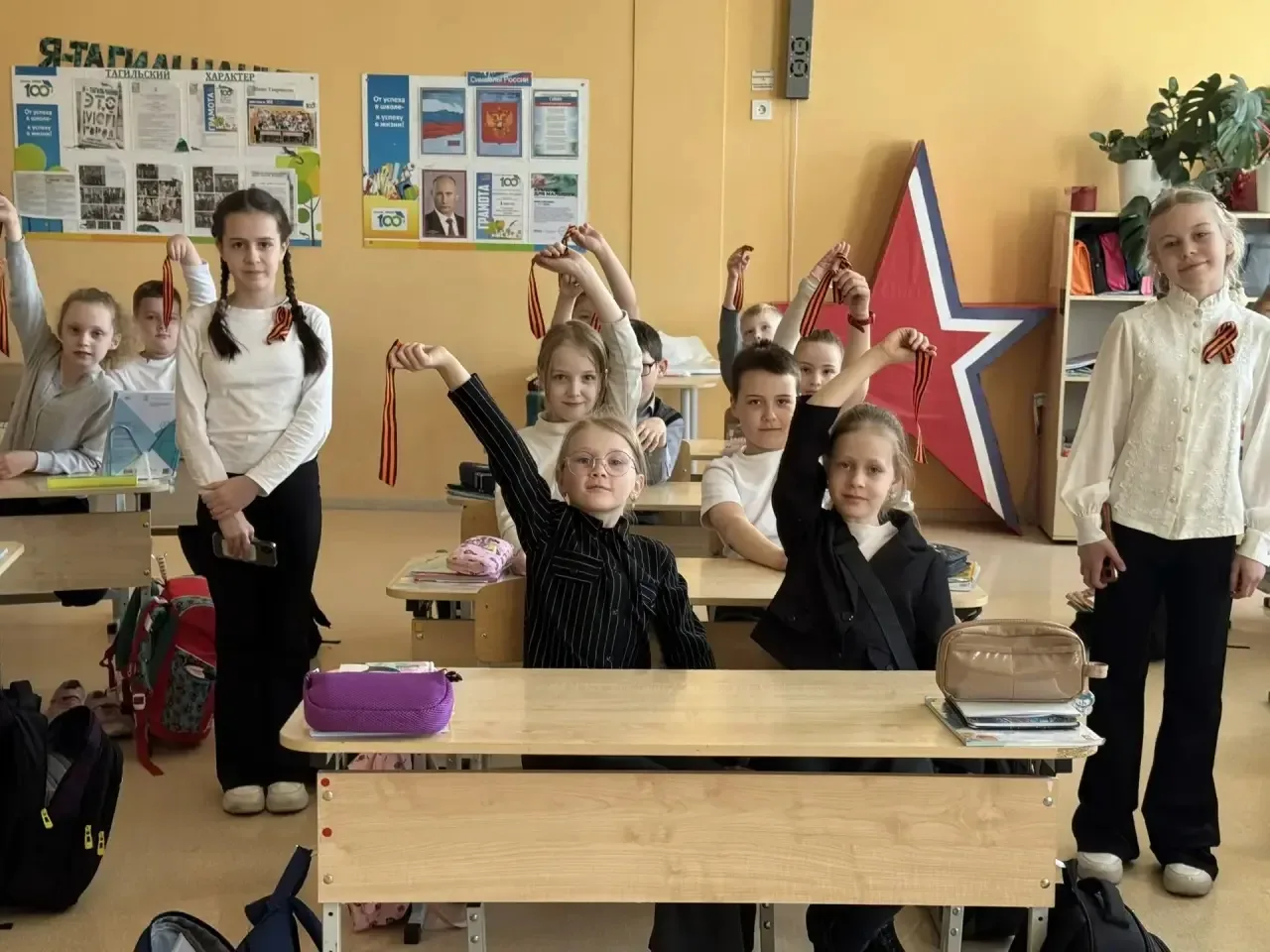 Символы памяти: как наша школа готовилась к 9 Мая 🧡🕊️  За неделю до Дня Победы в школе стартовала ак