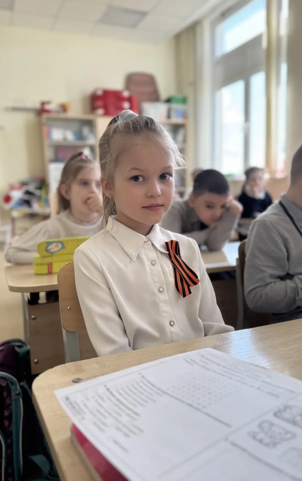 Символы памяти: как наша школа готовилась к 9 Мая 🧡🕊️  За неделю до Дня Победы в школе стартовала ак