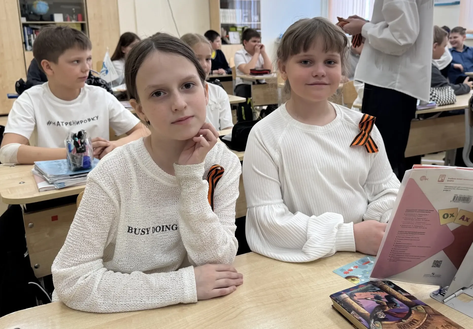 Символы памяти: как наша школа готовилась к 9 Мая 🧡🕊️  За неделю до Дня Победы в школе стартовала ак