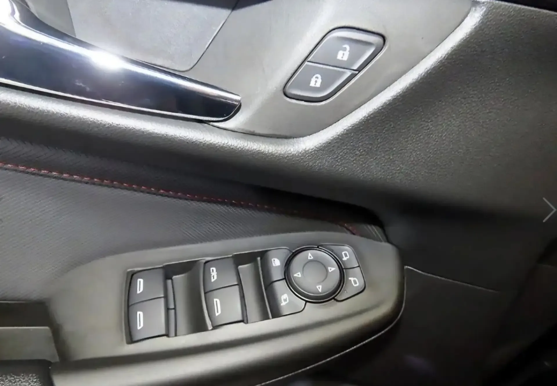 ✅ В продаже в Южной Корее   Chevrolet Trailblazer  2026 год - новый автомобиль  1000 км 1.3 - 155 ЛС