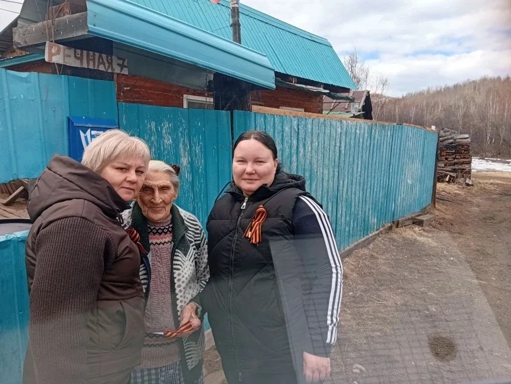 🎗2 мая в п. Ксеньевка прошла акция-поздравление и приглашение на праздничные мероприятия детей войны