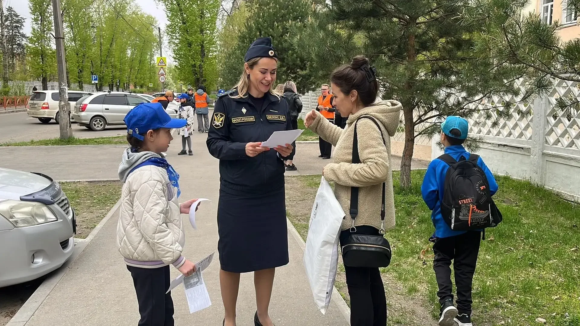Сегодня 21 мая 2026 года активные родители школы № 27 совместно с участниками отряда ЮИД «Пересвет» 