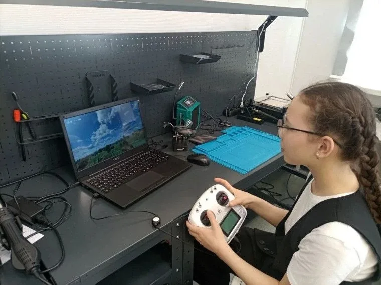 Обучающиеся 5в класса в Центре цифрового образования детей "IT-куб" https://school1-sozonov.gosuslug