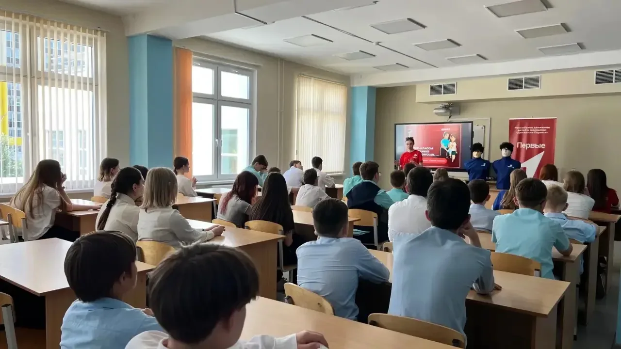 🚑 Первая помощь — это навык, который спасает жизни!  Первые 6 «Ж» и 6 «З» классов школы им. М. Ю. Ле