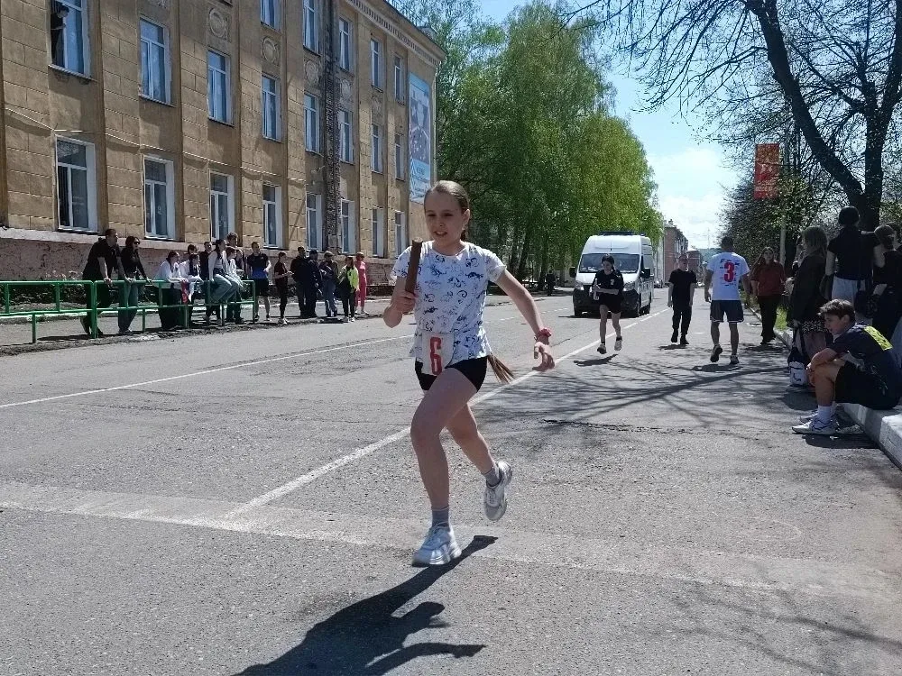 В рамках празднования Дня Победы в Осинниках состоялась легкоатлетическая эстафета🏃  В соревнованиях