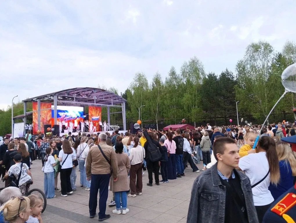 С Днём Победы! 🎇  Всех жителей города, сегодня ожидала насыщенная программа, посвящённая Дню Победы,