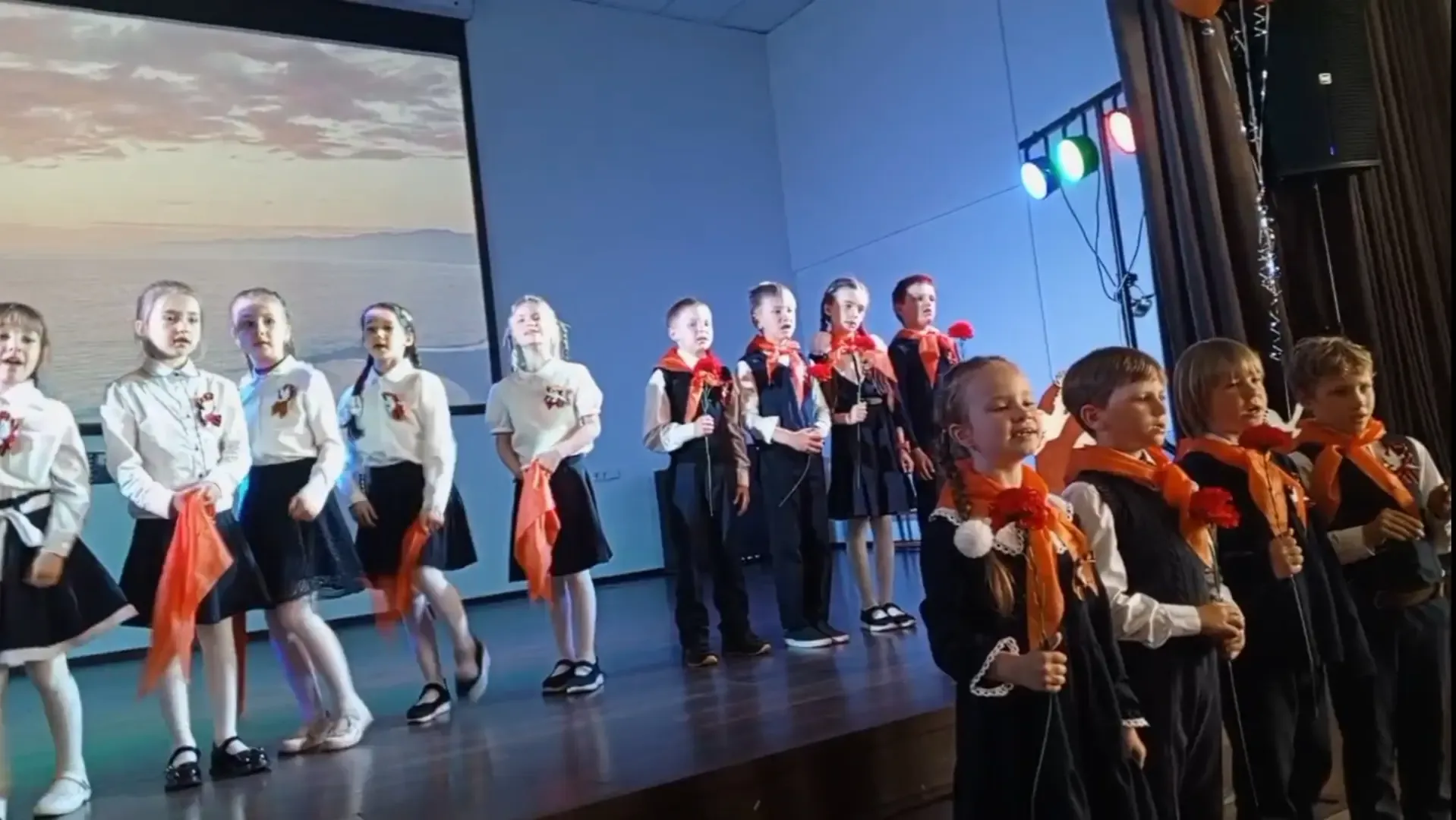 🎵 «Поем песни Победы Вместе!» — как это было! 🇷🇺  Конкурс для самых маленьких участников - первоклас