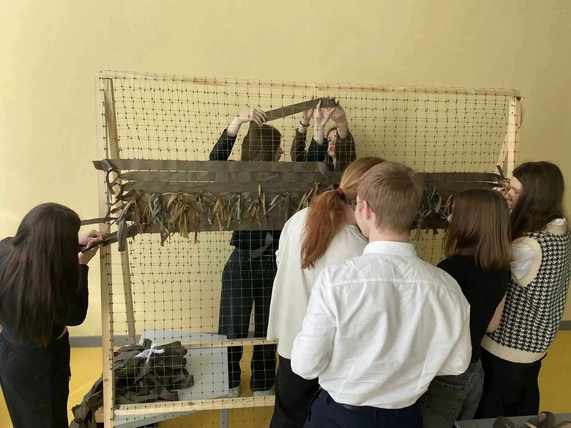 Наши руки - в помощь Родине!  Ученики МАОУ гимназии №40 включились в важное и благородное дело – пле