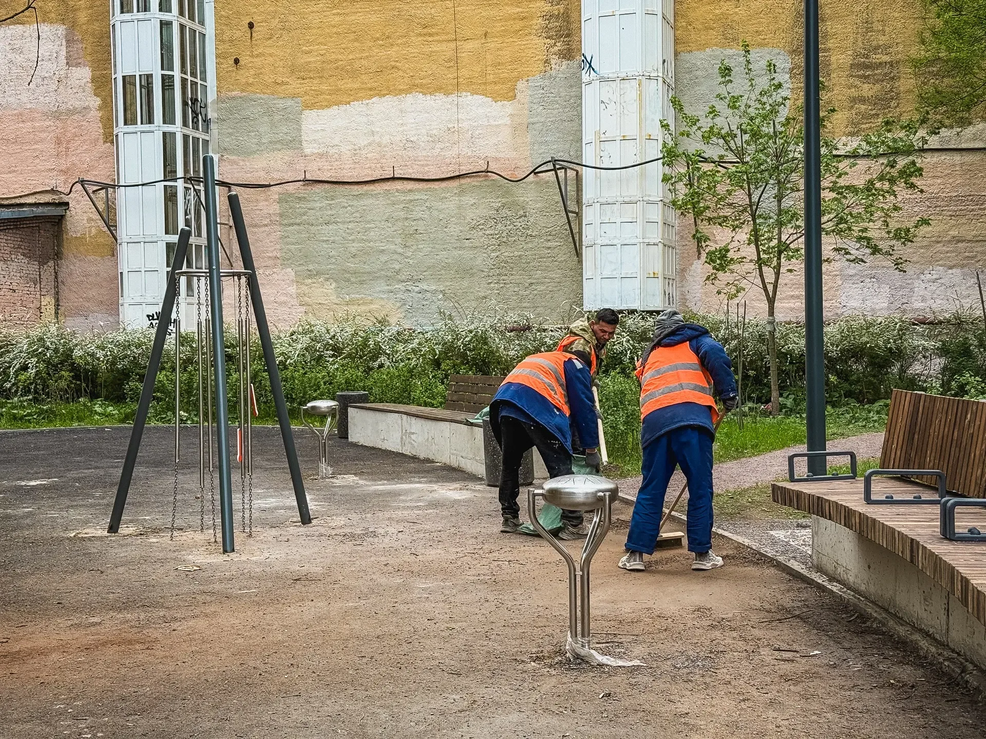Продолжаю рабочие объезды районов Петербурга. Сегодня вместе с главой Василеостровского района Михаи