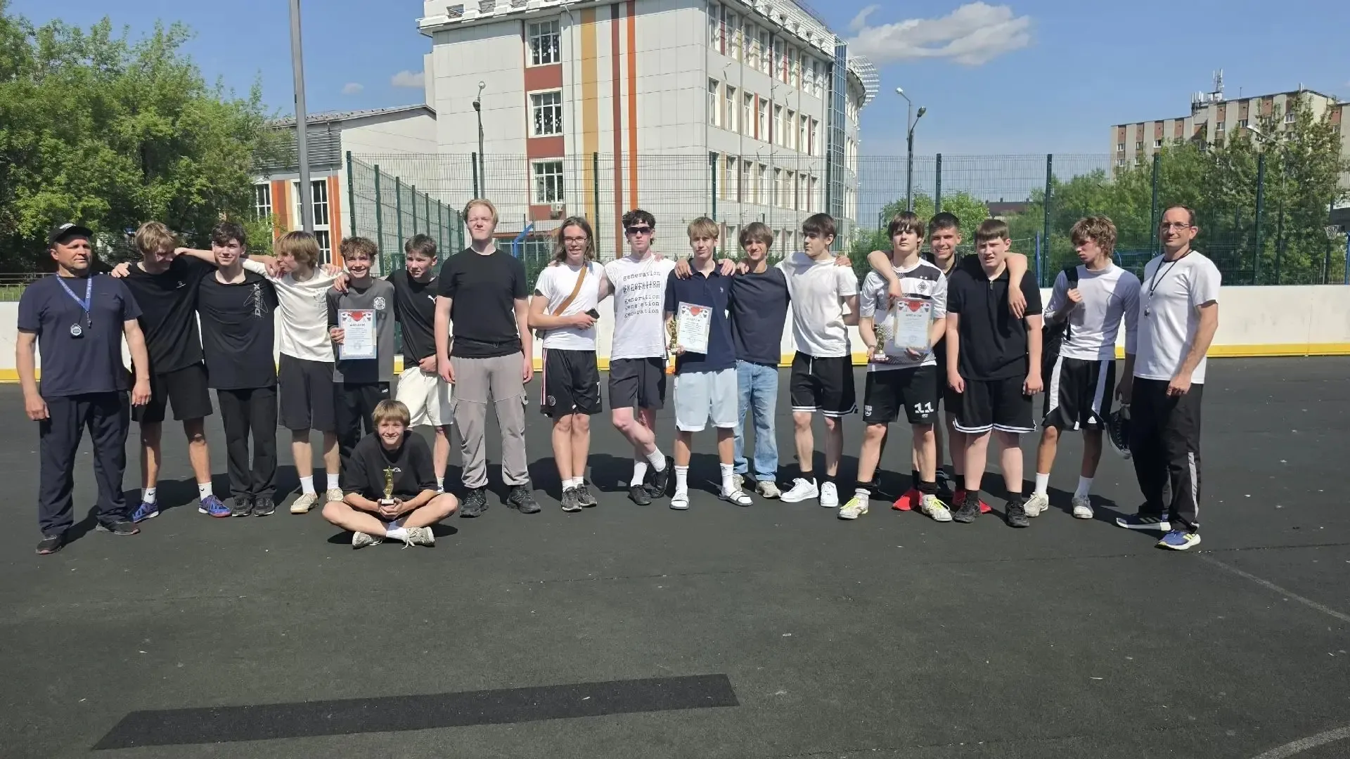 ⚽️ Футбольный драйв и поддержка друзей!  👉 В минувшую субботу на площадке царил настоящий спортивный