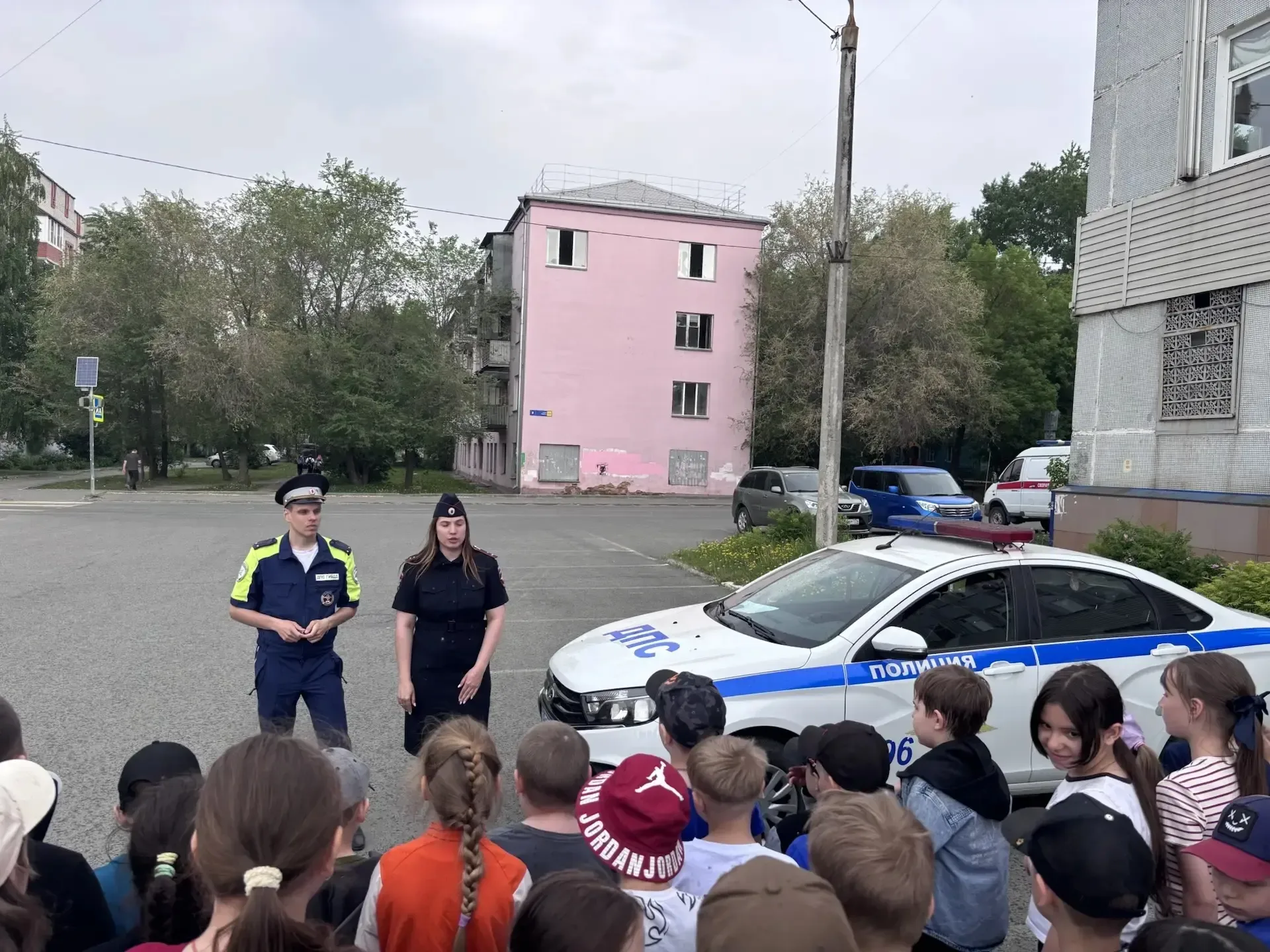 👮‍♂Сегодня прошло практическое занятие с сотрудниками ДПС. Ребятам напомнили о важности соблюдения п