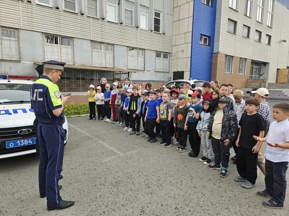 👮‍♂Сегодня прошло практическое занятие с сотрудниками ДПС. Ребятам напомнили о важности соблюдения п