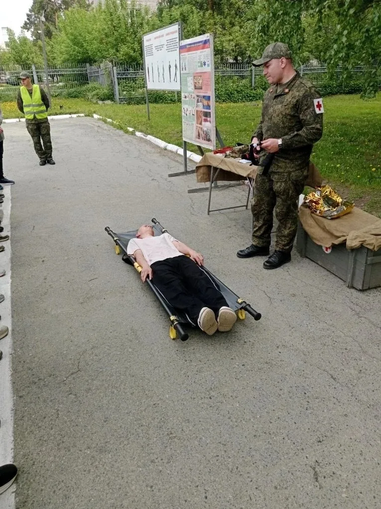⚔ Юные защитники на учебно-полевых сборах!   С 19 по 22 мая 2026 года учащиеся 10-х классов проходят