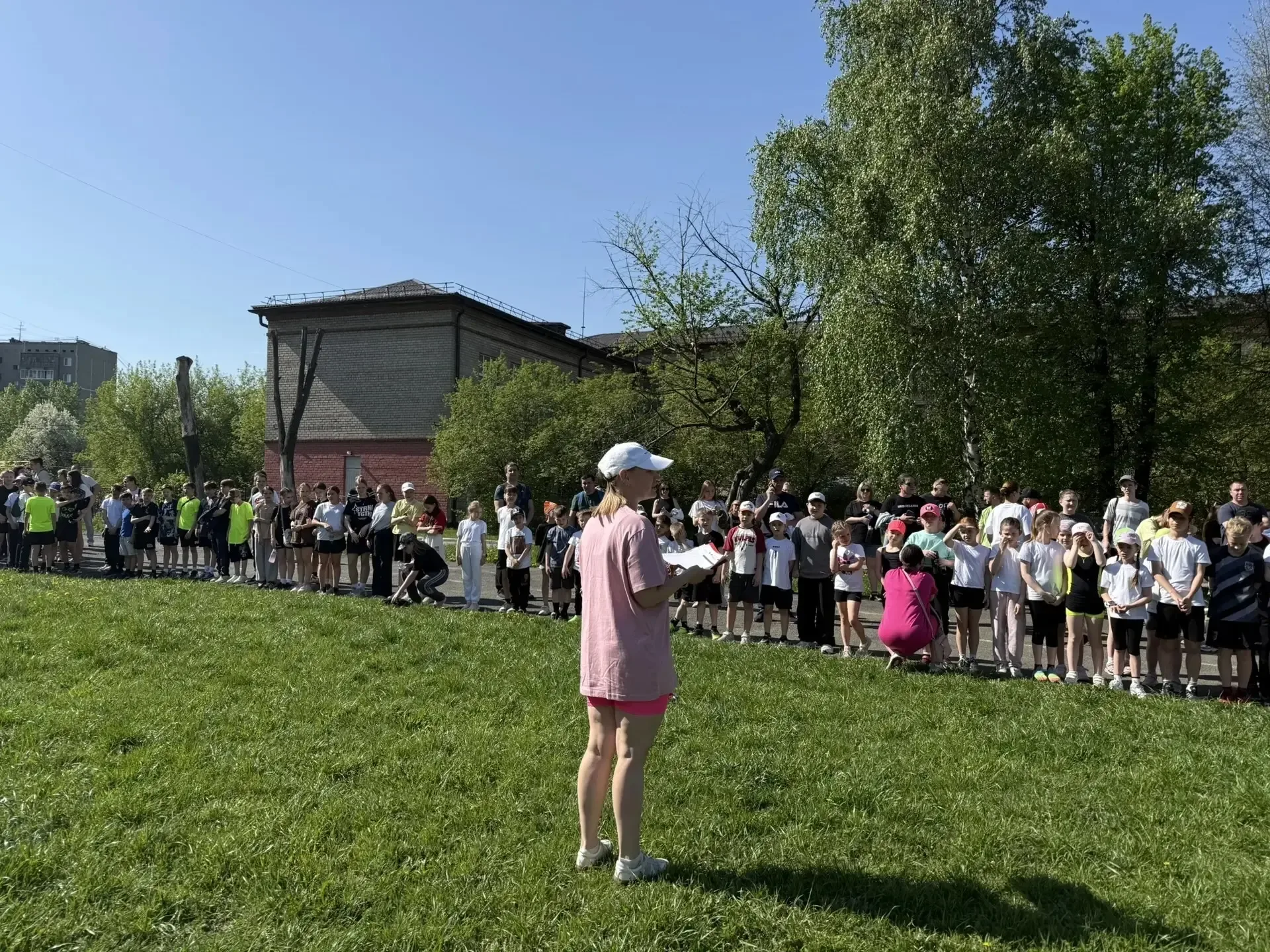 ✨ 16 мая на стадионе МАОУ СОШ №131 прошёл приём нормативов ГТО по бегу на длинную дистанцию! ✨    В 