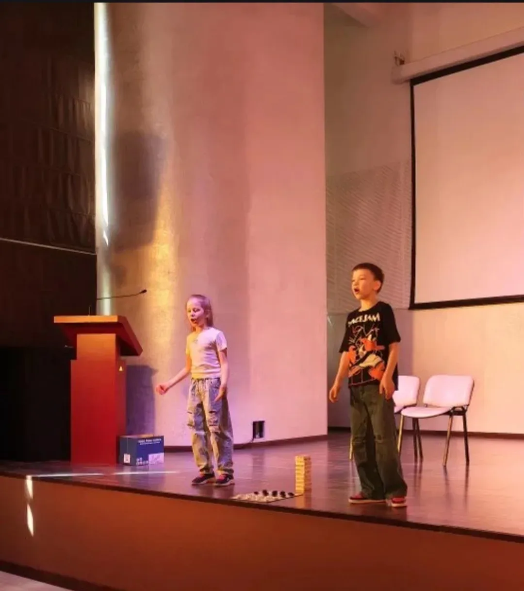 🎭 15 мая в нашей школе состоялся итоговый творческий показ «Мастерской сценического искусства» под р
