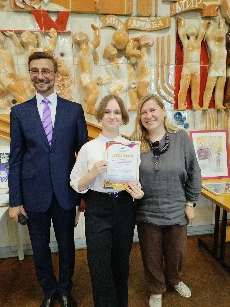 Снова в числе лучших! 🏆 Орлова Ксения (6в класс) — II место в городском конкурсе «Весенний вернисаж»