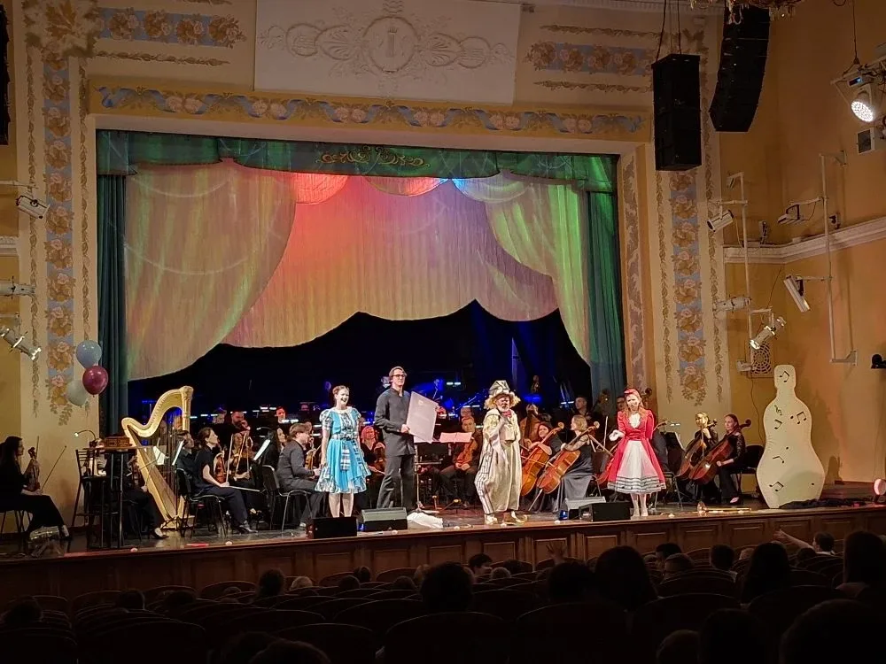 В уходящие учебные дни наши юные музыканты — участники курса «Академия симфонической музыки» — с осо