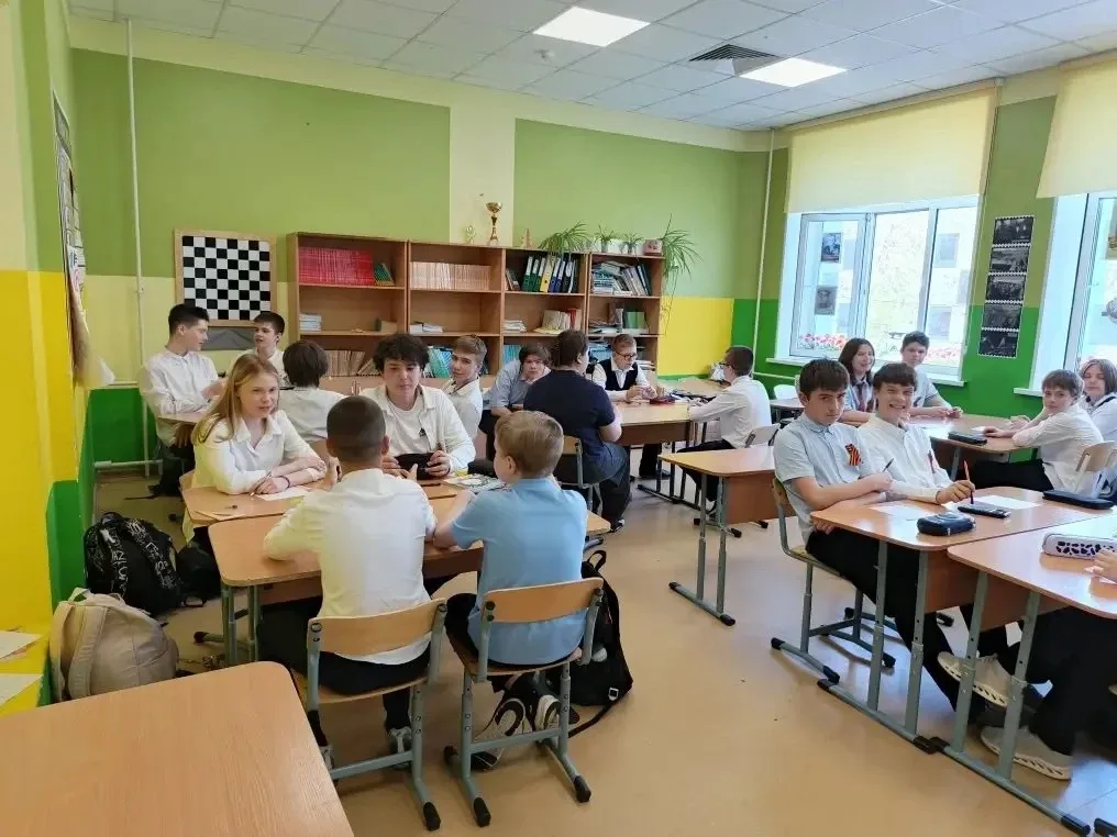 В 7М классе прошла игра "Математическая карусель", под руководством учителя математики Латышевой Н.А