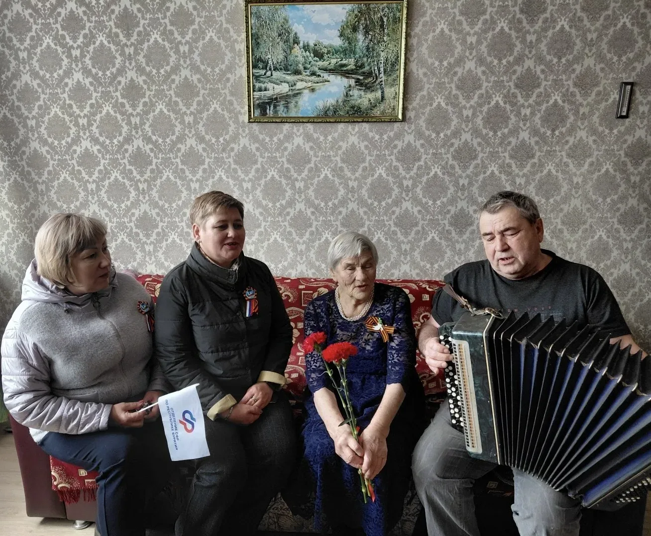 «Помнить о великом подвиге наших дедов и прадедов — наш долг»  В клиентских службах по всей республи