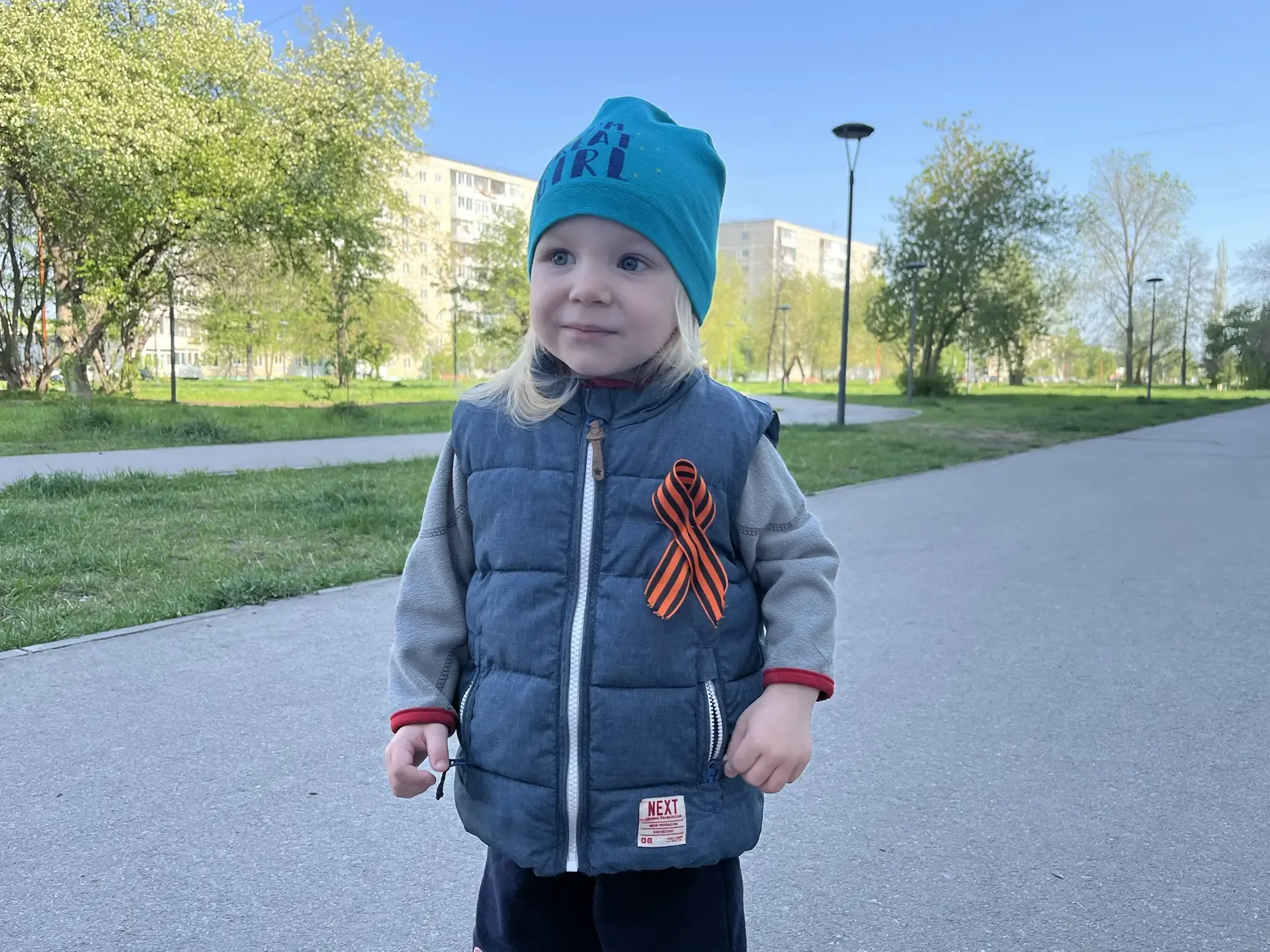 «Я помню! Я горжусь!»: волонтёры Движения Первых раздают Георгиевские ленточки 🎗