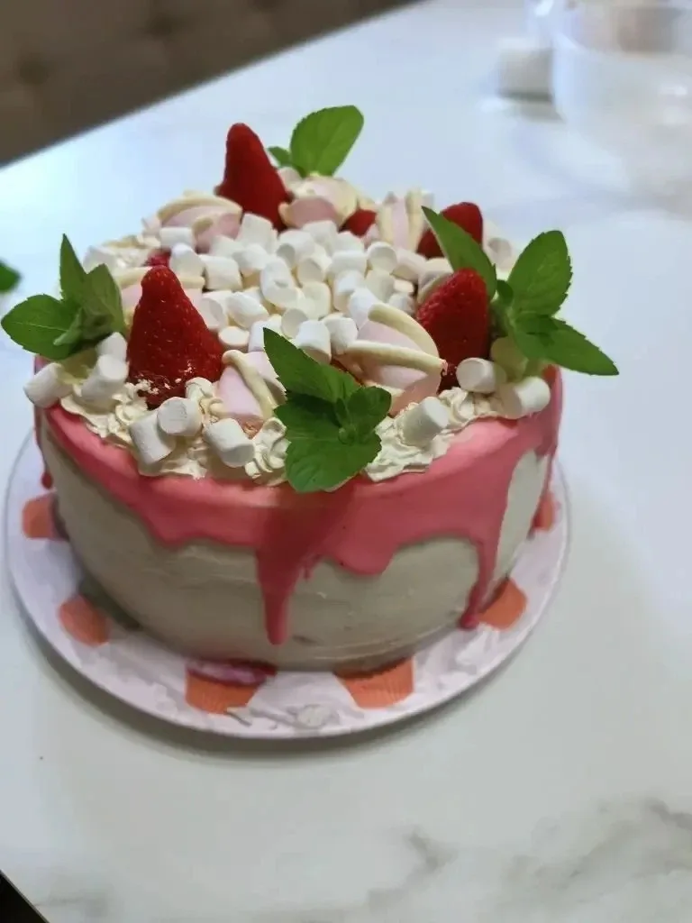Спасибо за вкусные обеды ❤️  Выпускники 9 «А» класса сказали большое «спасибо» самым важным людям в 