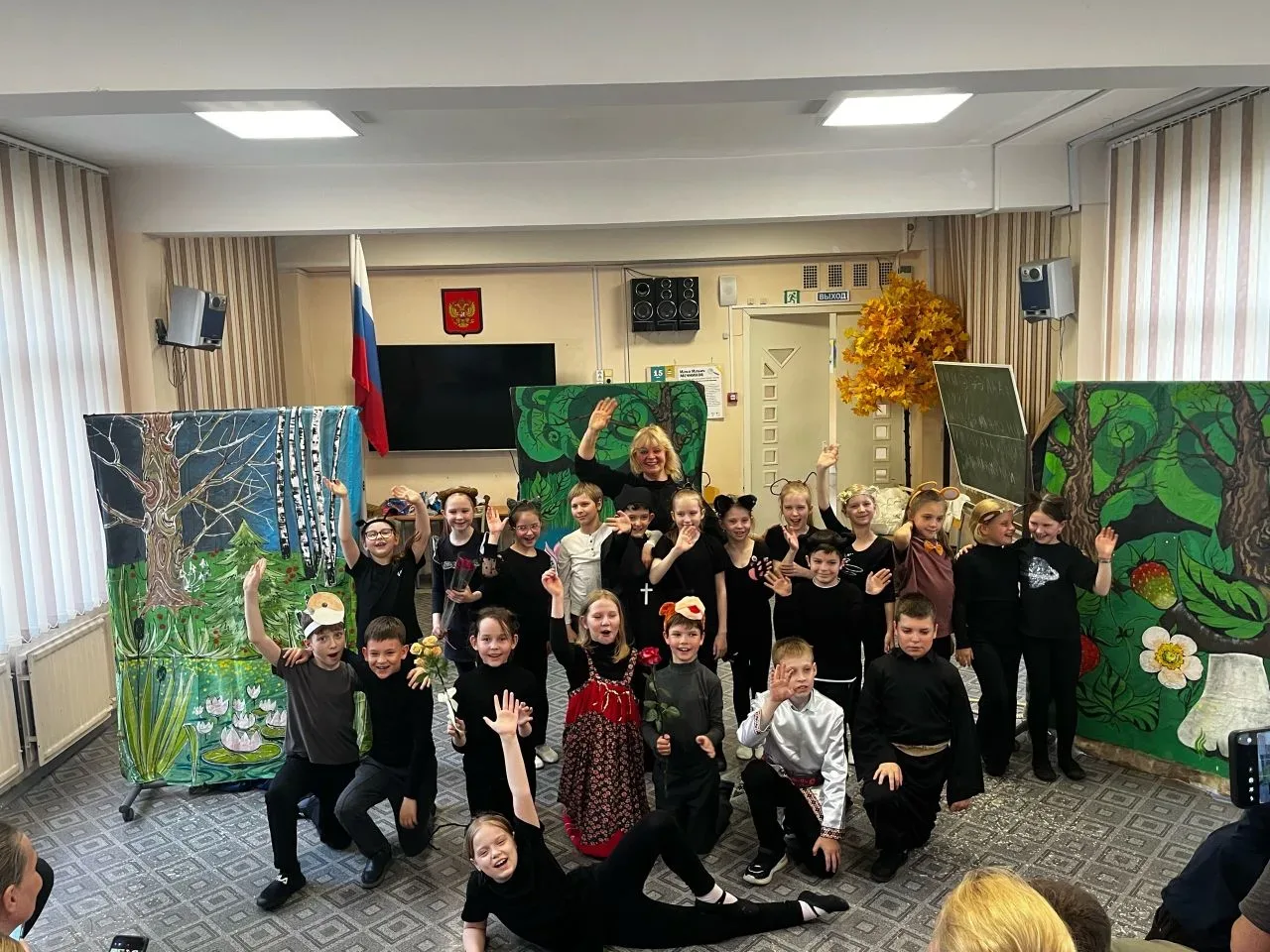 Театральный май в нашей школе!🎭  Май для театральной студии «Скворечник-89» оказался  очень насыщенн