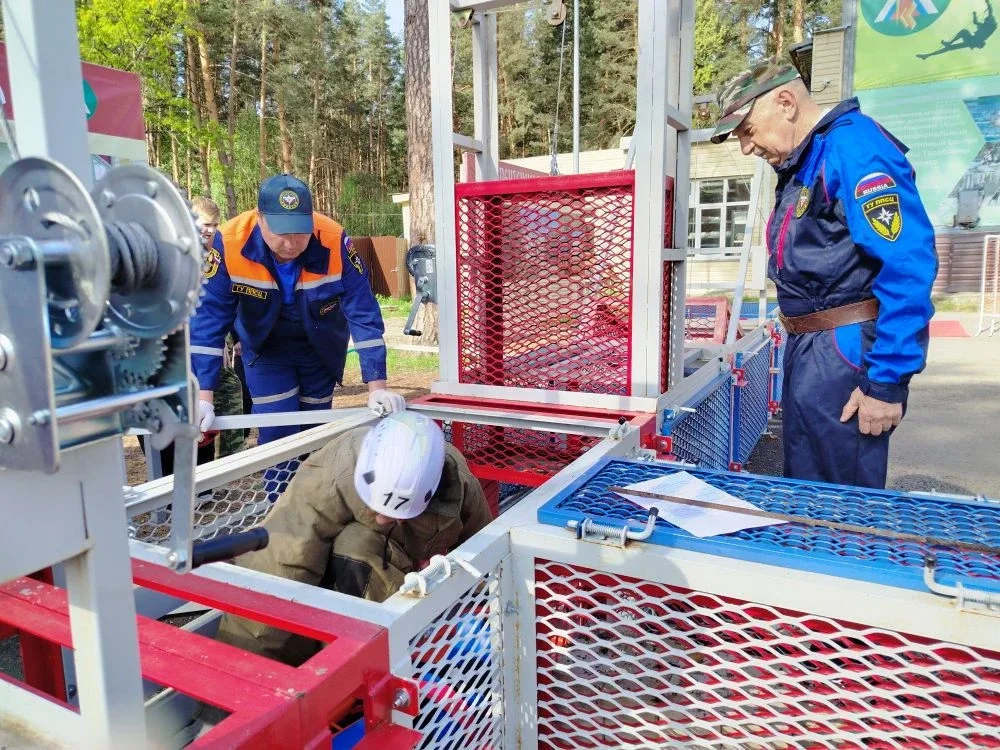 📣🧑‍🚒 АКТИВНО СТАРТОВАЛ ВТОРОЙ ДЕНЬ СОРЕВНОВАНИЙ "ШКОЛА БЕЗОПАСНОСТИ"  14 МАЯ В ПРОГРАММЕ: 🏭 поисково