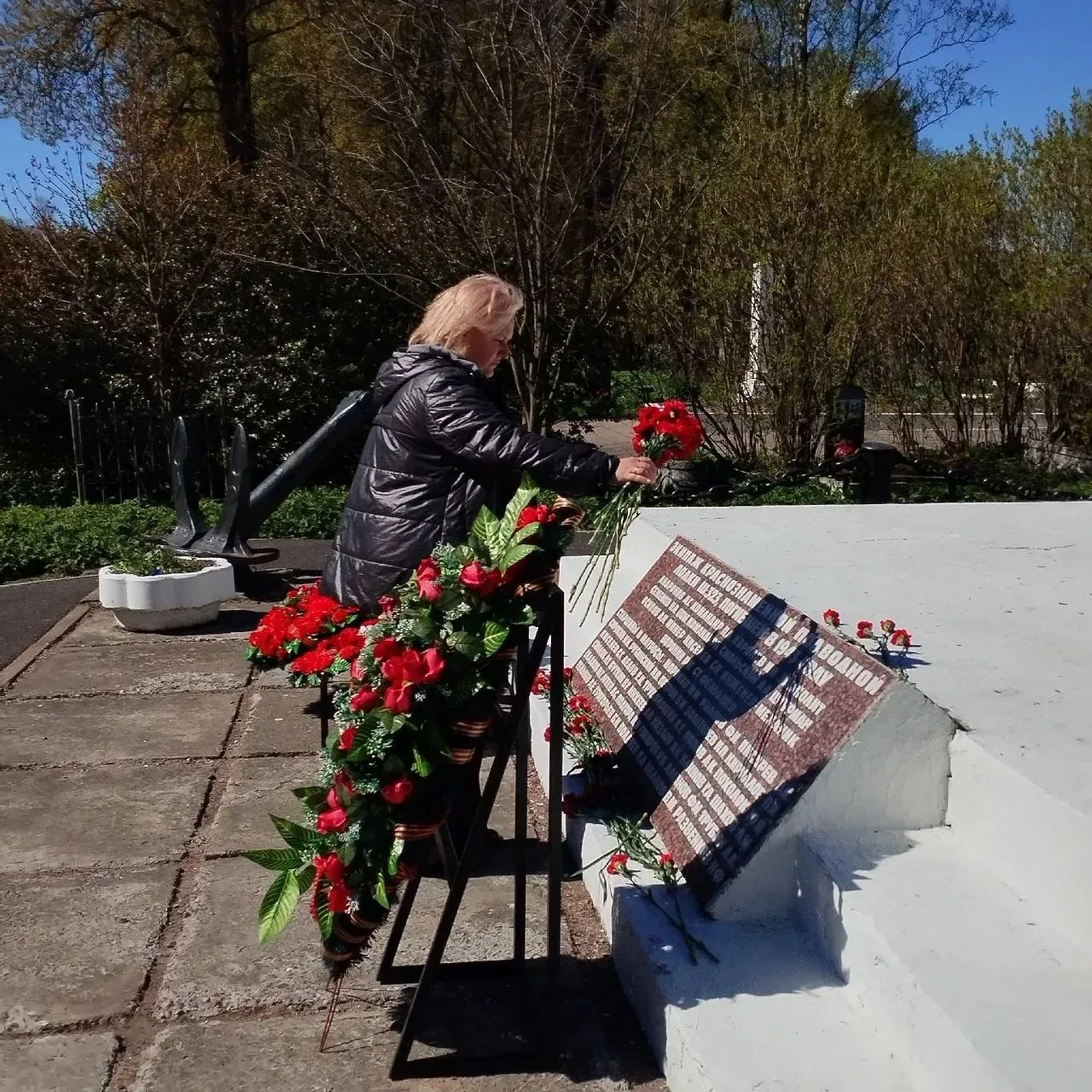 Сегодня ученики 9 "Б" и 9 "В" классов со своими классными руководителями побывали на Смоленском мемо