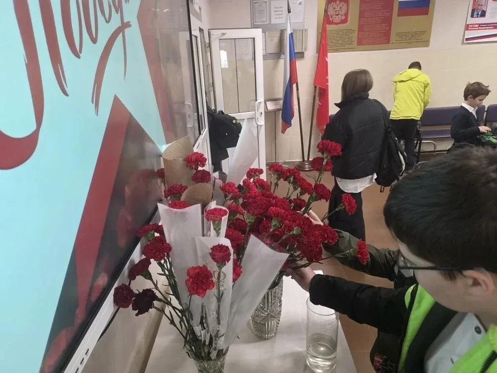 День Победы в нашей школе всегда связан со многими традициями. Утром 8 мая в преддверии священного Д