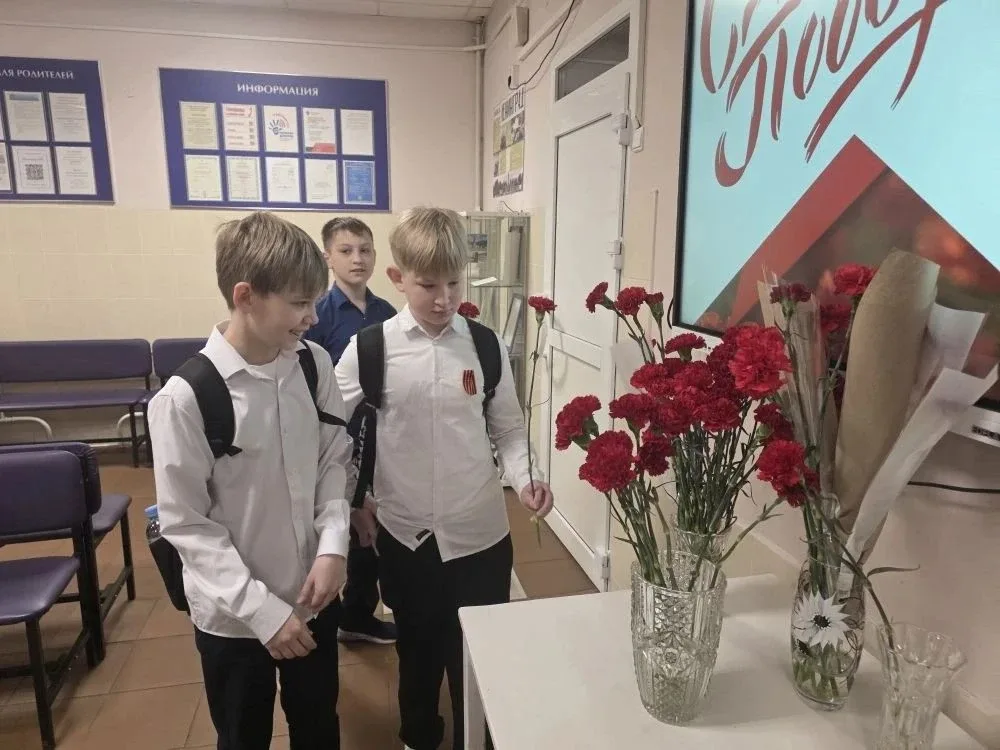 День Победы в нашей школе всегда связан со многими традициями. Утром 8 мая в преддверии священного Д