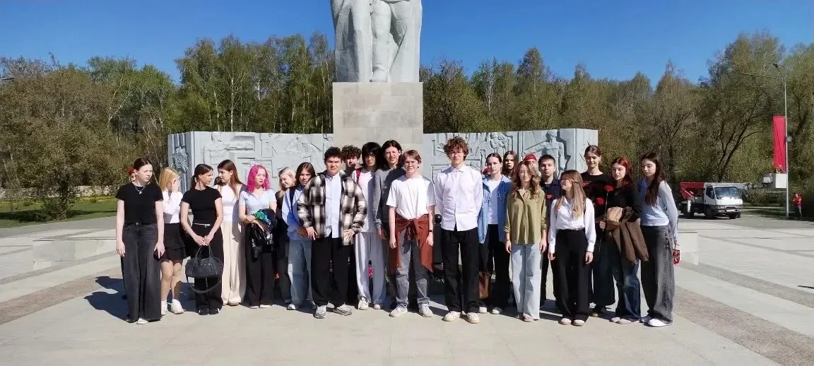 🇷🇺Никто не забыт, ничто не забыто 🎖В преддверии Дня Победы наша школа стала частью большого памятног